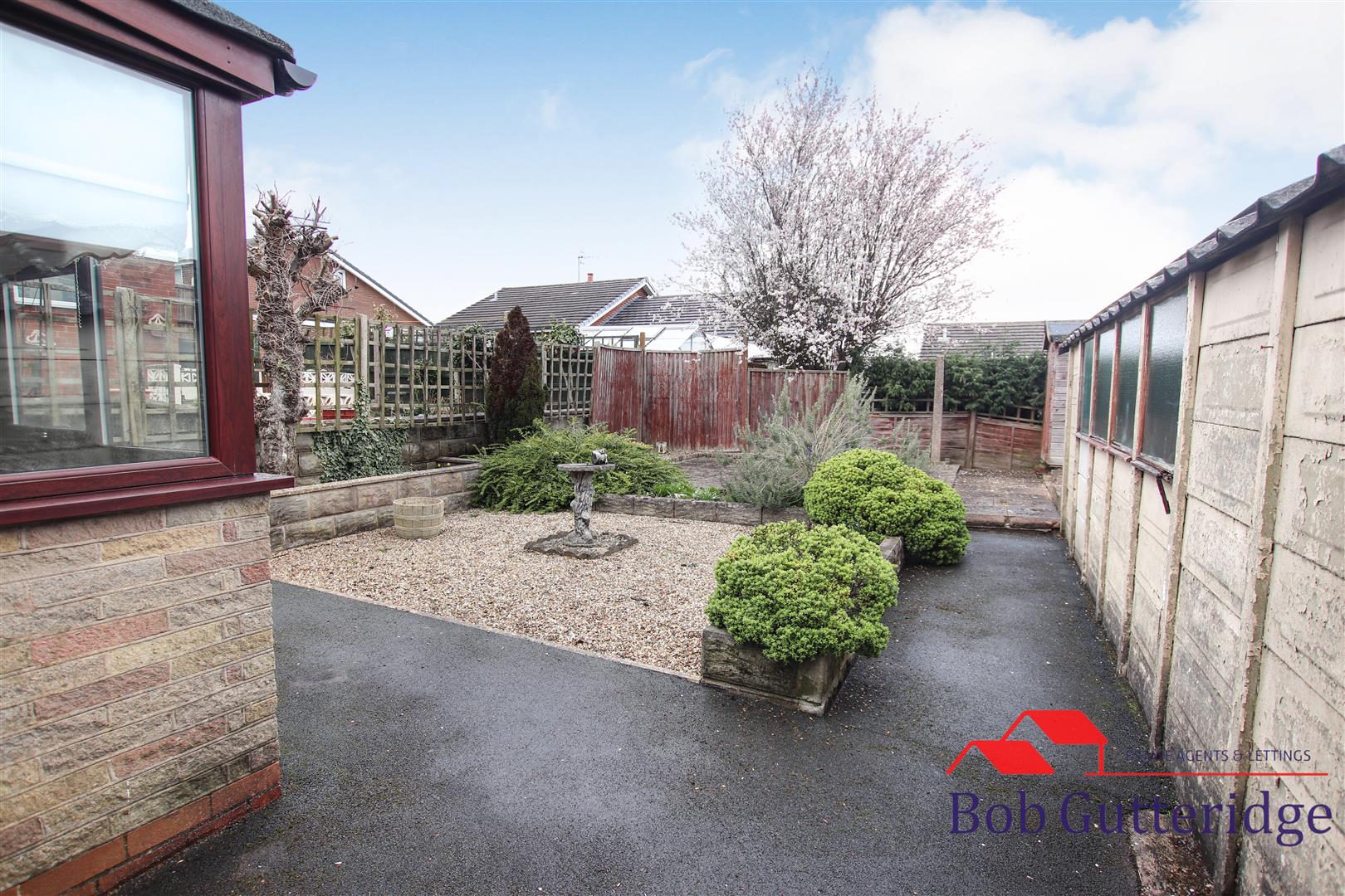 Property Details Bob Gutteridge Estate Agents and Valuers